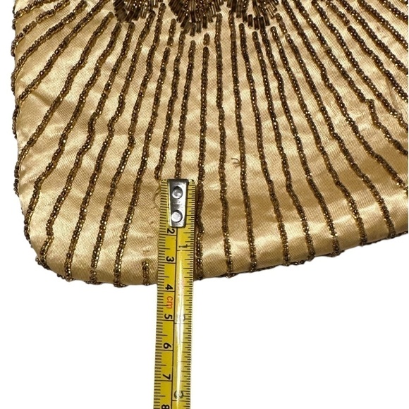 Vintage Le Regale Gold Beaded Cocktail Purse. Perfect for New Years🥂🎉🎊 - Picture 16 of 16